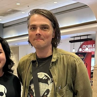 ✮⋆ I just got so emo I fell apart ⋆ ✮ MCRSF • MCRLA1&2!! aubbiebobbie on sky :3