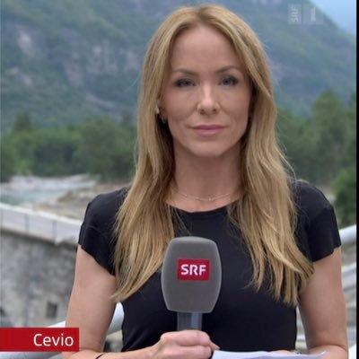 moschoenenberg's profile picture. Newsjournalist / Presenter/ Producer / Historian / Linguist