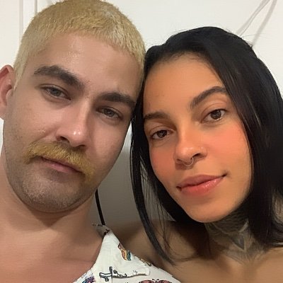 Somos um casal apaixonado e dedicado ao entretenimento adulto!!
Venha se divertir com a gente!!!