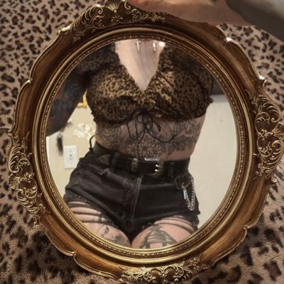 latina • sweet or sour.. you decide 🍭 • dm me for promo 💗 tribute me or buy my content • subscribe to my OF