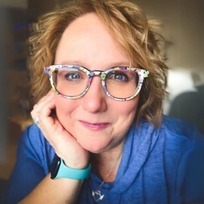Senior Learning & Development leader and skilled facilitator with a passion for building community, storytelling, effecting change, and great coffee.