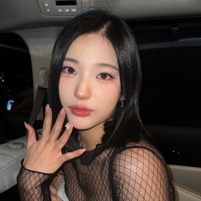 daiziecals's profile picture. old acct is @soheekcal ★
carrd byf ★ ed twitter