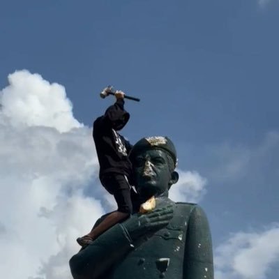 pancakesmonstr's profile picture. La probabilidad de hacer mal se encuentra cien veces al día; la de hacer bien una vez al año.