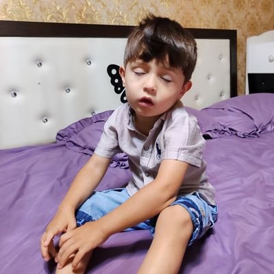 firdavs352805's profile picture. 