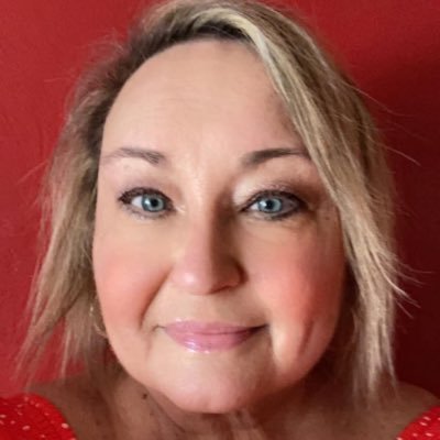 Lung Cancer Survivor,I did not smoke! Steelers https://t.co/lpss7ayQvk Mom to Spike #Resist 🇺🇸#VoteBlue#ItsTheGuns. True patriot NOT the MAGA kind