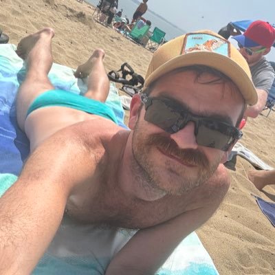 mitchjamesb's profile picture. occasionally NSFW. Opinions my own. Always Thirsty 🤤. Soo Gay. he/him