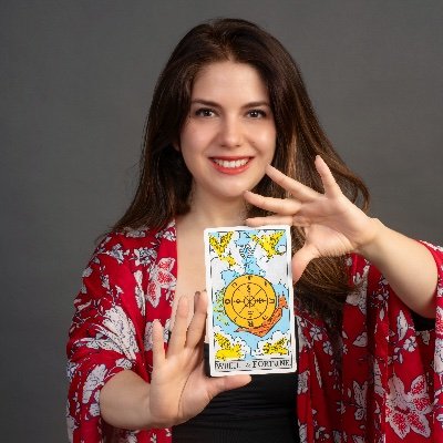 Azabethd's profile picture. Tarotista & Tarologa miembro de la Red Internacional de Congresos de Tarot. Profe, viajera, speaker e investigadora Tarot.
Cofundadora Congreso Tarot de Chile