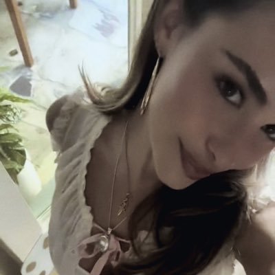 xlcvrlies's profile picture. ˏˋ°•*⁀➷ . #YOUAREINLOVE: and why i’ve spent my whole life trying to put it into words 🪷