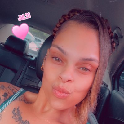 On my grown woman!! And my paid bitchesss!! #TeamEastside, #LongHairDontCare, #TeamHTC, #TeamLightSkin, #TeamMICHIGAN!!! Follow the movement #TEAMMOON!! NEC