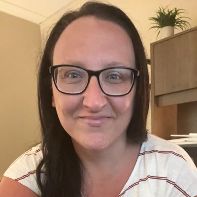 SWVA girl living life in TN. Cancer SURVIVOR (take THAT, Lymphoma!) Dachshund Mom. Higher Education Professional. Concerts. Books. Family. Friends. BLESSED! 💜