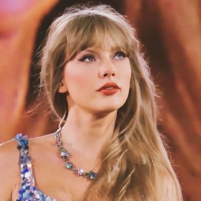 piecesin2place's profile picture. #1 haunted stan🛎️✨ certified swiftie circa 2008!! vegas n1 🫶🏼 CR: Legendborn