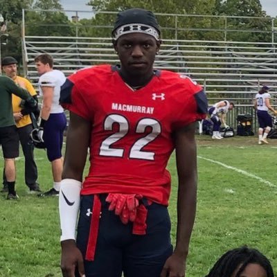 thatboyziyon's profile picture. #RestinParadisePops 🤍 DB || 40yd dash: 4.49 || 6’0 ft 170lbs||