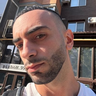 AlexOganesyan's profile picture. 