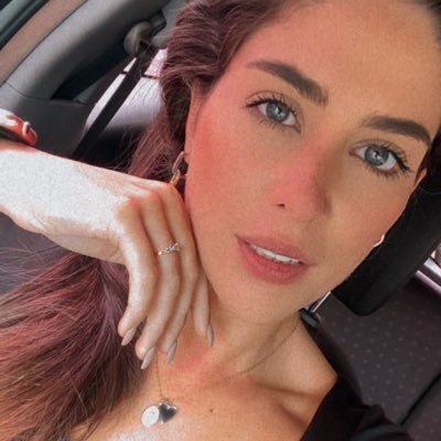 Venezolana
Mamá♡
Ex Miss'10 ☆
instagram : AdrianaKuper