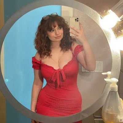 #Single Red head that loves to play naughty and have a quality Funtime 🥰🥂