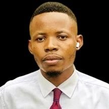 héritier KALUBI est un acteur politique,Maître de cérémonies et Orateur, Entrepreneur, CEO de MASTER SERVICES, Infirmier, Enseignant, Manager
