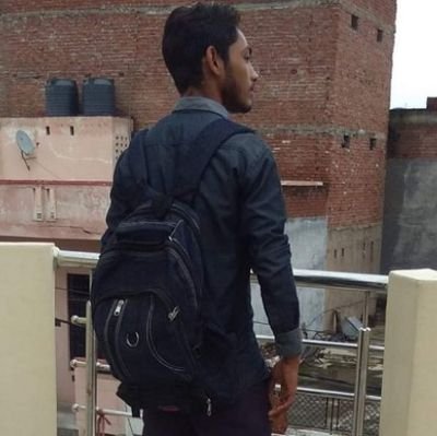 hum_h_berojgar's profile picture. कभी ताना तो कभी मायूसी
बड़ी जिल्लत भरी नौकरी है
        बेरोजगारी की