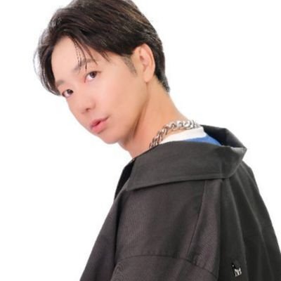 Artist / Singer,song writer / Producer #出逢ってくれてありがとう 毎週水曜夜20:30〜21:00 Radio momo ⚡️MUSIC TRIBE RADIO⚡️🎙️ 毎月最終日曜定期イベ開催中 🎙️ Instagram @lugzandjera