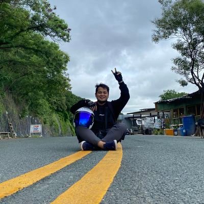ryan15gwapo's profile picture. keeping up