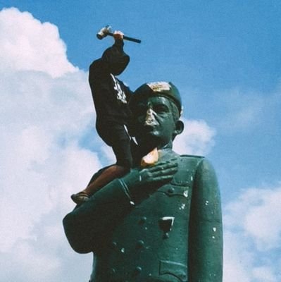 Venezolano, caraqueño, urbanista, y en busca de sentido.
