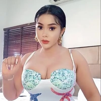 OMGPiNKYxoxo's profile picture. /microbiologist /Chelsea FC /Davido/ content poster/ chubby Queen/ thick ladies /