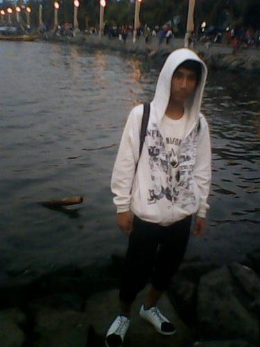 chaosmonarchy's profile picture. apakah besok kita bisa melihat hatahari ..

hidup ini pnuh dngan tanda tanya ..