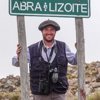 Estudiante en Capital Federal
Observador de Aves (y otras yerbas)
Me gusta mucho el folklore nacional con su variedad de ritmos, pero escucho de todo.
