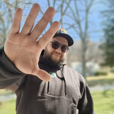 jdpareja_'s profile picture. Co-anfitrión de 'No te Cases' sobre temas de pareja y 'Hablando Parejo', donde exploramos lo cotidiano y raro. Video reacciones y lives . ¡Risas garantizadas!