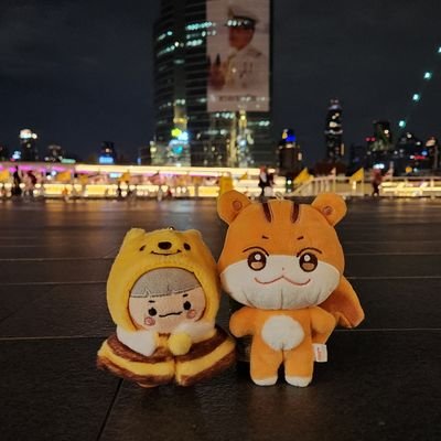 fishiemary's profile picture. Vietnamese Fangirl 💚❤💜🩵🩷
Live on my own oasis ~