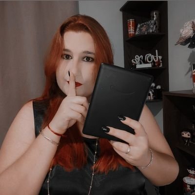 ❄ amandaalonsoautora ♑
📖 Autora BR&US
📚 Contemporâneo, Dark e romantasia
✍🏻 Romances ardentes e caóticos
👩🏻❤️💋👨🏻 Mocinhas fodonas e boy cadelinha