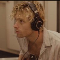 Renee (@goldenredline) 's Twitter Profile