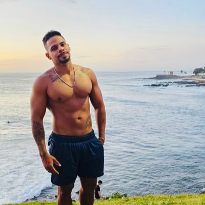 DeSarayva's profile picture. Sagitariano 
3.3