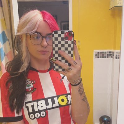 29, @southamptonfc Season Ticket holder ā½ļø Instagram- Keatos7