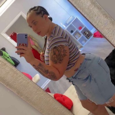 MichellePa8711's profile picture. 