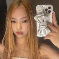 ๐ (@strawbersb) 's Twitter Profile