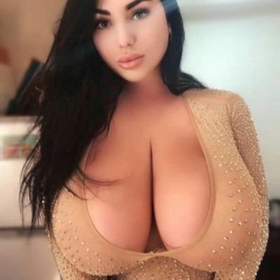 Curvy Model 34kk, influencer, Artist,Animal Lover
