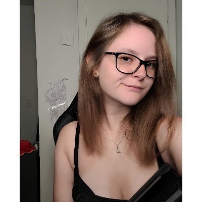 She/Her | • Editor 🎞️ & Illustrator 🖌️ | • Content Creator 🌸