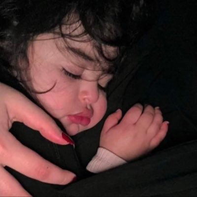 ukur81033942's profile picture. مايمُرك مثلي لو تصبر دهّر🖤