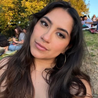 berrynicearlin's profile picture. la chica de la luna | she/her