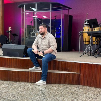 Lic. En informatica educativa, amante de la musica, baterista y un monton de cosas mas y por supuesto, orgullosamente catracho!!!
