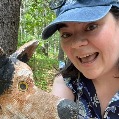 NH, CT, MA & NY. QU 2010. DIII Athletics Administrator. Hockey Stat Gal. Boston Sports Fan. Bookworm. TV Show Fiend. Animal Enthusiast. Wanderluster. 🚨✨