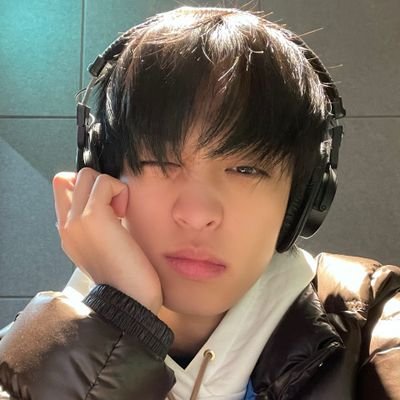 ㅤㅤㅤㅤ @JUSTB_twt | @ATBO_ground
ㅤㅤㅤㅤㅤㅤㅤㅤㅤㅤwho that girl ? @izna_offcl