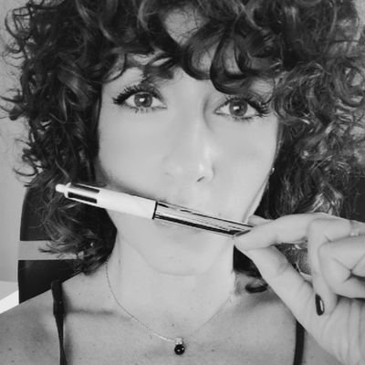 Irene_M_Jara's profile picture. 📰Periodista
✏️Escritora 
💡Creadora de Contenido Creativo
📝En IG:@irene_moja
🤝🏻En LI: Irene Moreno Jara
📚HablaCadaPalabra'20
📚Poemas de don y doñas'24