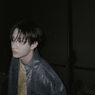 channiegvrl's profile picture. behave