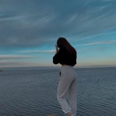 melekkara011's profile picture. 