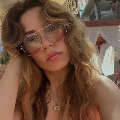 TNida_'s profile picture. Sevgili günlük