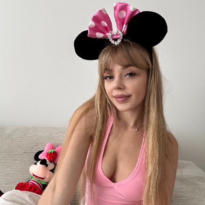 Your cute little blondie is probably binge-watching Netflix right now, but how about I add some sparkle to your day? 👉
