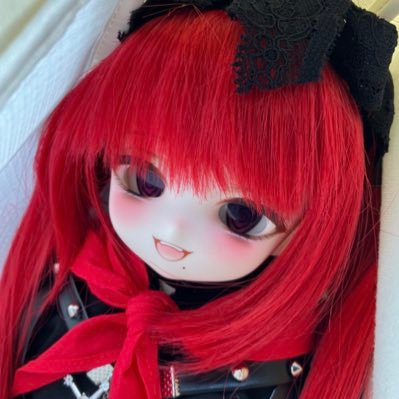 「玲光」(れみ)tinyfox20cm 「優桜」 (ゆら) ボークスのMDD40cm「霽月」 (せいげつ)PEAKS WOODSの40cmキャストドール 「魃女」(ばつじょ)tinyfox40cmの子たちとテディベアのクロちゃんと暮らしています!こんなやつですが仲良くしてくださるととても嬉しいです!!
