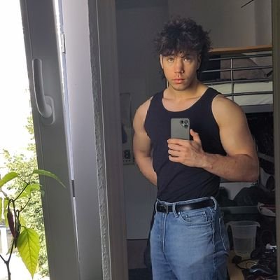 KiLink3's profile picture. tz shitposter + i strim sometimes