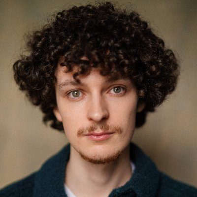 Actor & Writer. @CSSDLondon graduate. @NTR_PROJECTA graduate. @NYTofGB alumni. Rep'd by @beresfordmgnt. Co-founder @hbirdtheatre. TikTok: @jonnyhadapigeon.